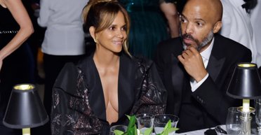 Холли Берри была замечена на свидании после окончательного развода с мужем (фото)