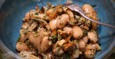 "Дзебачки" зимние: вкусный салат с фасолью по рецепту пани Стефы