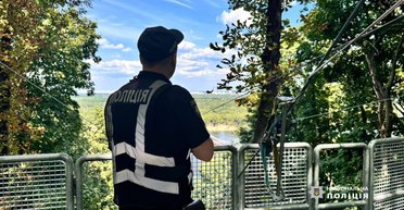 ЧП на зиплайне в Киеве: водолазы после наступления темноты остановят поиски парня, — ГСЧС