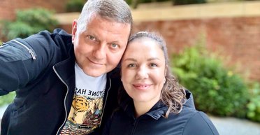 Залужный показал свежее фото с женой на прогулке в Лондоне (фото)