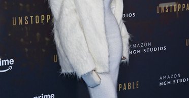 Дженніфер Лопес в облягаючій сукні з'явилася на прем'єрі в Лондоні (фото)