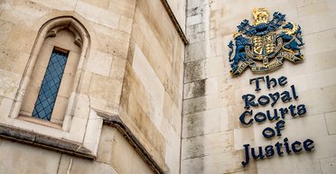 Не Лондонского суда дело. Какие перспективы у иска ПриватБанка к бывшим акционерам