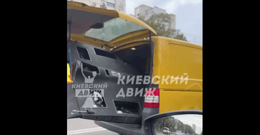 В Киеве заметили микроавтобус со сбитым "Шахедом" внутри (видео)