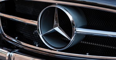 В Германии обанкротился производитель логотипов Mercedes-Benz