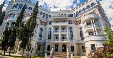 У Криму окупанти "продали" квартиру Олени Зеленської: кому і за скільки