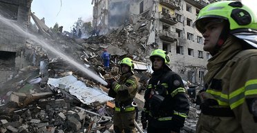 Касетні снаряди та рій "Шахедів": Ігнат розповів, що під час нічної атаки збивали над Києвом