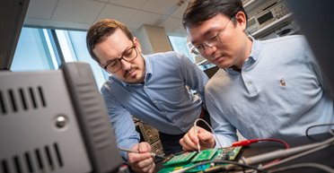 Прорыв в области аккумуляторов: созданы миниатюрные батареи для спецтехники (фото)