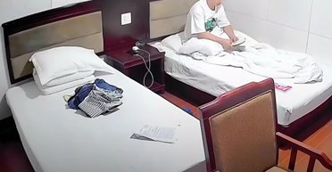 Китайская "Игра в кальмара": мужчина заплатил за 26-дневное испытание в изоляции (фото)