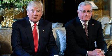 "Путин издевается": СМИ узнали, как польский министр заставил Трампа возобновить поставки оружия Украине