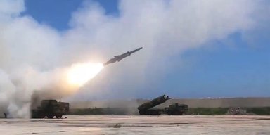 Корабль ушел на дно: Китай успешно испытал крылатую ракету YJ-12B (видео)