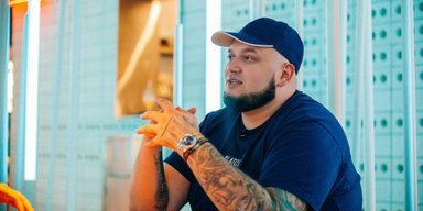 "Ти міг за країну життя віддати": репер Київстонер посварився із захисником "Азовсталі"