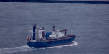 В Черное море вошел корабль с патрульными катерами FPB 98 для Украины (видео)