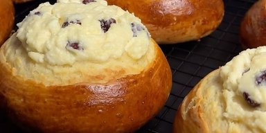 Воздушные булочки с творожной начинкой: рецепт нежной выпечки