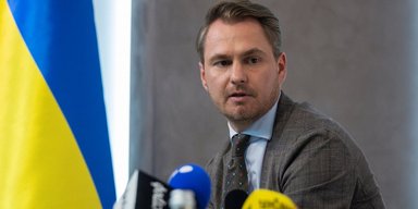 Кравченко виїхав з України у службове відрядження: ЗМІ стало відомо про його поїздку до Франції