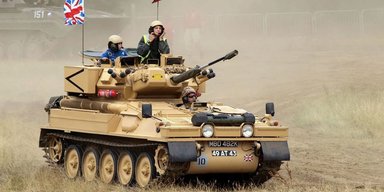 Британия списывает танки FV107 Scimitar: насколько они могут быть полезны Украине