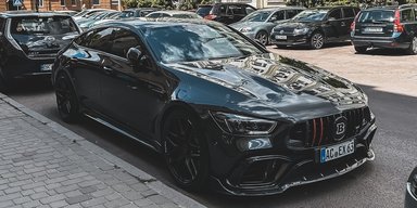 700-сильна ракета: в Україні з'явився надпотужний заряджений  Mercedes (фото)