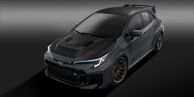 Карбон, 300 сил і немає задніх сидінь: дебютувала найекстремальніша Toyota Corolla (фото)