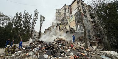 Нічний обстріл Києва: ракета знищила цілий під'їзд, є жертви та понад 50 поранених (фото)