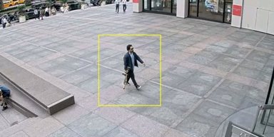 Шел по центру Манхэттена с винтовкой: мужчина расстрелял людей в небоскребе миллионеров (видео)