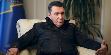 "20% флота РФ уже нет": Данилов прокомментировал удар по БДК "Новочеркасск" в Крыму