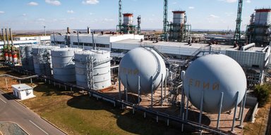Ключовий об'єкт ВПК РФ: українські дрони атакували Оренбурзький гелієвий завод, — джерела Фокусу