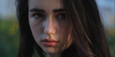 "Я стікаю кров'ю, всі в паніці біжать, а я тікати не можу". Історія порятунку Анастасії Шестопал