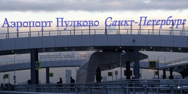 Аеропорт Пулково в РФ закрили втретє за день: десятки росіян сплять на підлозі (відео)