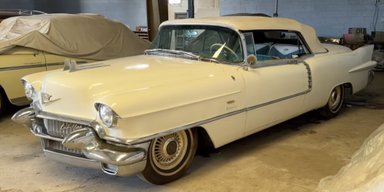 Ексклюзив за $400 000: рідкісний Cadillac 50-х поїхав після 20 років простою (відео)
