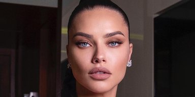 43-летняя Адриана Лима намекнула на свое возвращение в шоу Victoria's Secret (видео)