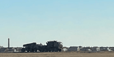"БМ "Ураган" і гаубиці Д-30": у Криму помітили колони старої техніки ЗС РФ, — АТЕШ (фото)