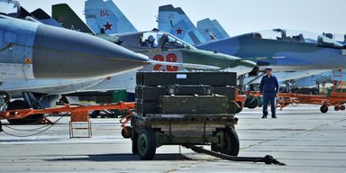 Помешает вернуть Курскую область: РФ отправляет военных из "космических войск" в пехоту, — разведка