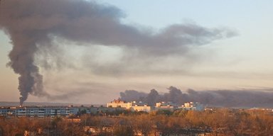 Взрывы и пожары в РФ: дроны атаковали НПЗ в Перми и завод "Искра" в Ульяновске (фото, видео)