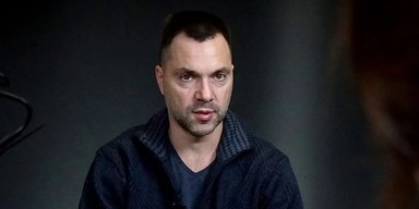 "Миллионы умирают за архаичный строй": Арестович дал новый прогноз будущего Украины
