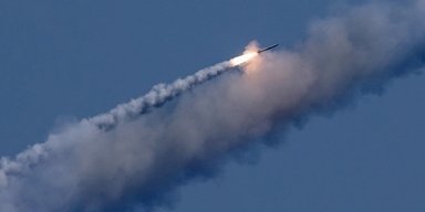 ЗС РФ обстріляли Україну крилатими ракетами та балістикою: у низці областей пролунали вибухи, що відомо