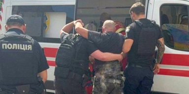 У Києві чоловік пустив газ та підірвав квартиру під час затримання: поранено поліцейського