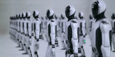 Китайські роботи готові воювати: чому комуністи КНР змушують їх марширувати