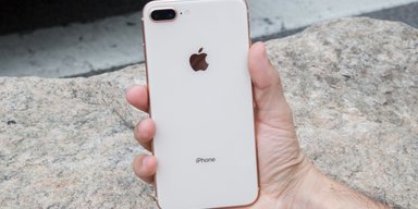 Старый и недорогой iPhone удивил эксперта в 2026 году: стоит ли покупать эту модель (видео)