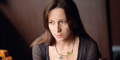 Театр жизни. Сценаристка "Киборгов" — о том, как превращать в пьесы и фильмы невероятную реальность, в которой мы живем