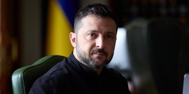 "Ми не будемо виходити": Україна готова до переговорів лише по лінії фронту, — Зеленський