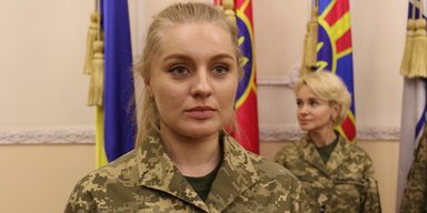 В Украине впервые утвердили военную полевую форму для женщин (фото)