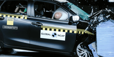 Популярний хетчбек Toyota провалив краш-тест: про яку модель йдеться (відео)