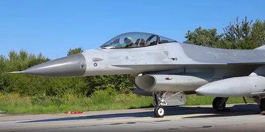 Дуэль хищников: что дает F-16 в воздушном бою победить российский Су-35