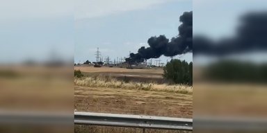 Впервые после паузы: после атаки БПЛА загорелась газовая подстанция "Газпрома" (видео)