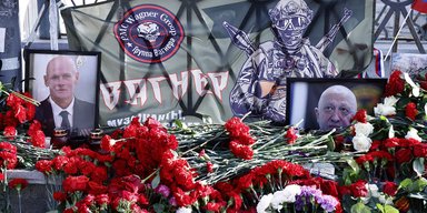 Менш таємно, ніж Пригожина: у РФ поховали командира ПВК "Вагнер" Дмитра Уткіна (фото)