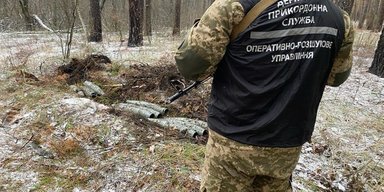 Снаряди до САУ та танків: на Харківщині виявили схрон з російськими боєприпасами (фото)