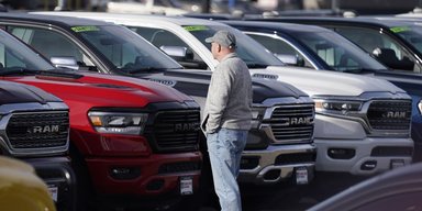 Нанесли 14 ножевых ранений: в Польше напали на украинца, который продавал злоумышленникам авто