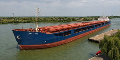 У Болгарии от удара дронов утонуло судно с моряками: премьер вызвал посла РФ (фото)о)
