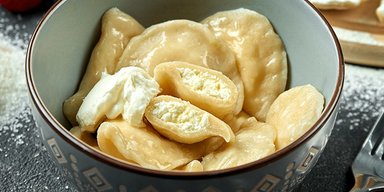 Вкусные вареники с творогом: рецепт популярного украинского блюда