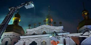 Более 40 поврежденных локаций, много раненых: в ГСЧС рассказали о последствиях массированной атаки на Киев (фото)