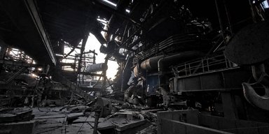 Россия в третий раз за месяц обстреляла "Запорожсталь": четверо работников травмированы